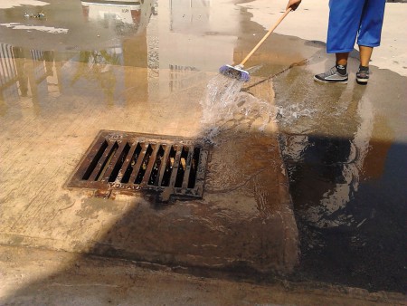 limpieza de fango en acceso 1